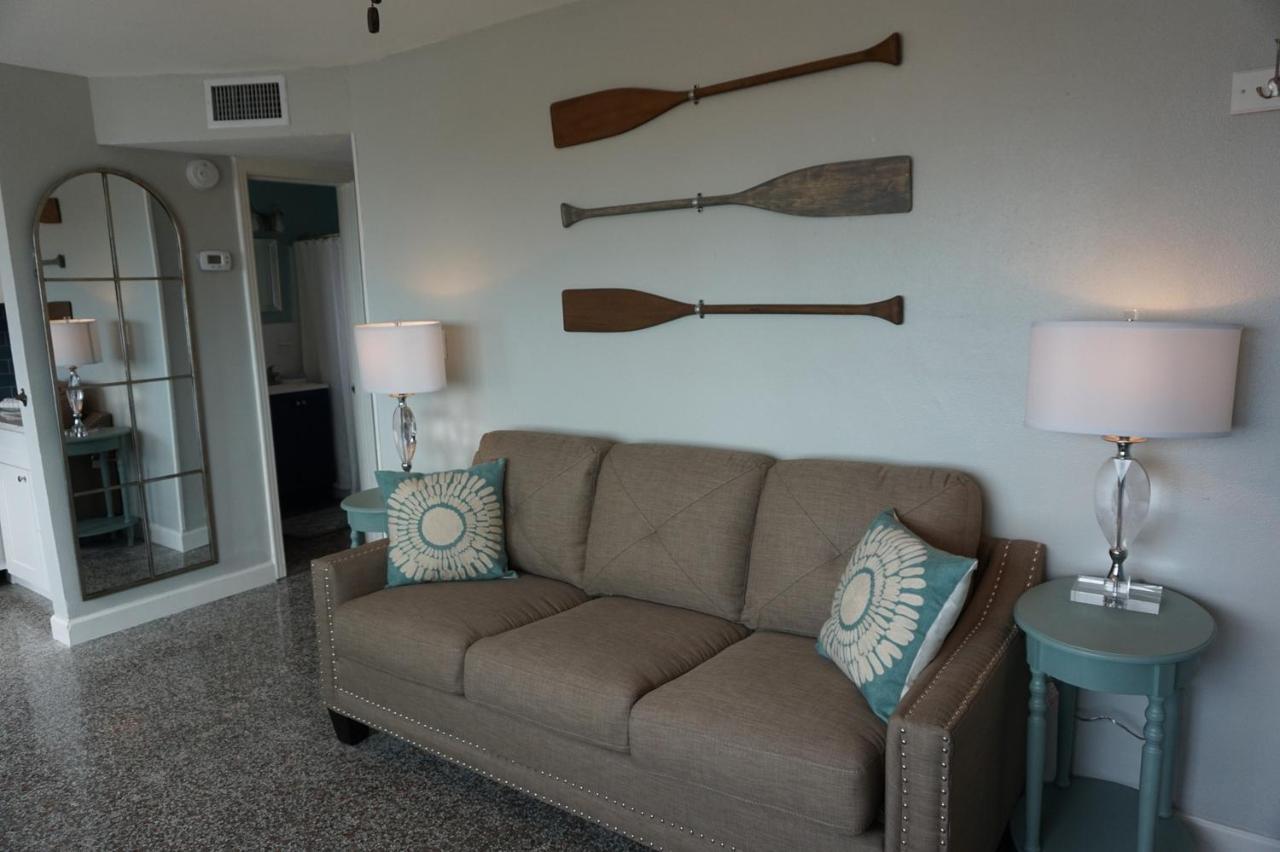 Redington Surf Resort By Travel Resort Services St. Pete Beach Exteriér fotografie