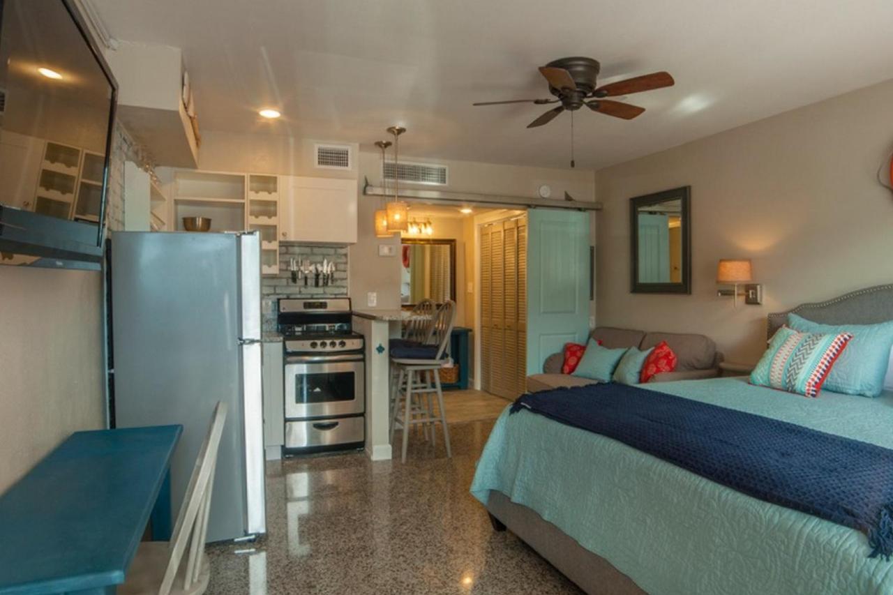 Redington Surf Resort By Travel Resort Services St. Pete Beach Exteriér fotografie